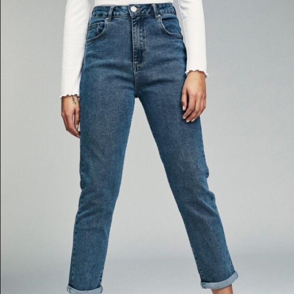 Denim Blue Stretch Mom Jeans 💚 (Brand New)